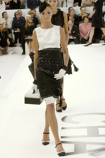Look 32